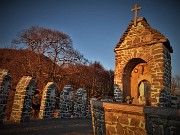 49 Tempietto dedicato alla Madonna